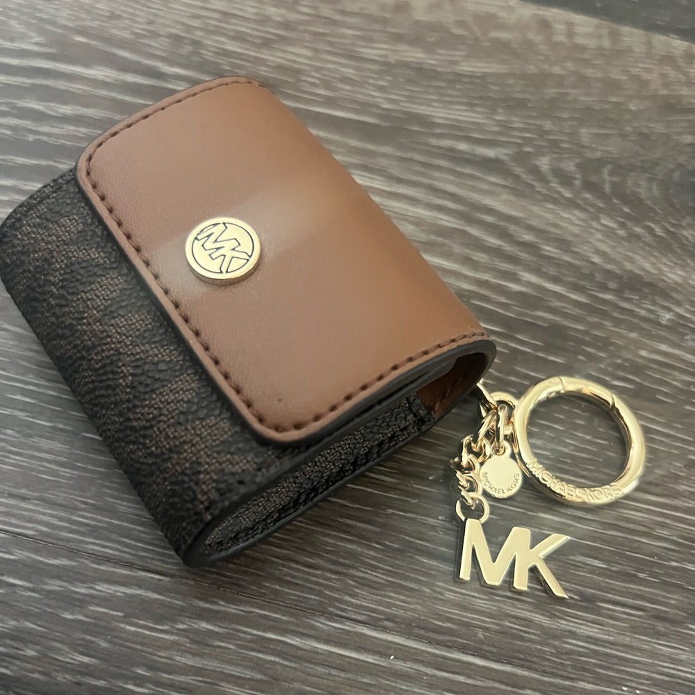 Michael Kors AirPod case
